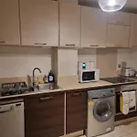 Premium Offers L Last-Minute Deal L Remigro Short Lets L 1 Bed Flat L Royal Docks L London City Airport & Excel L 2 Bed Apartment St Albans L Family Friendly L Near Bus Stop L City Centre L Book Today With Remigro