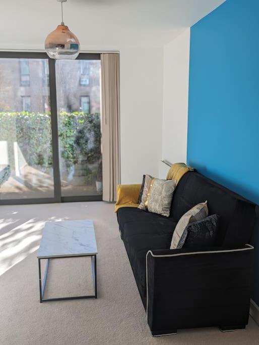 Premium Offers L Last-minute L Remigro Short Lets L 1 Bed Flat L Royal Docks L Airport & Excel L 2 Bed St Albans L Family Friendly L Near Bus Stop L Centre L Book Today With Remigro *