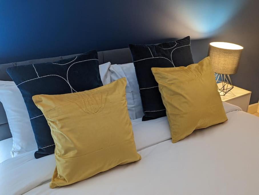 Premium Offers L Last-minute L Remigro Short Lets L 1 Bed Flat L Royal Docks L Airport & Excel L 2 Bed St Albans L Family Friendly L Near Bus Stop L Centre L Book Today With Remigro *