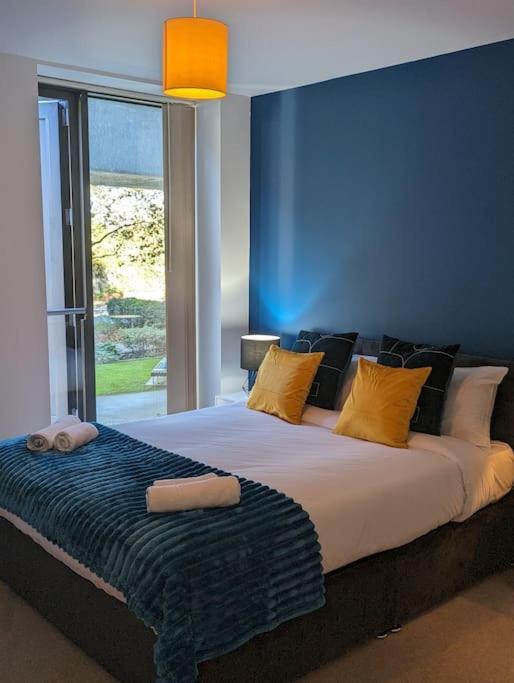Premium Offers L Last-minute L Remigro Short Lets L 1 Bed Flat L Royal Docks L Airport & Excel L 2 Bed St Albans L Family Friendly L Near Bus Stop L Centre L Book Today With Remigro