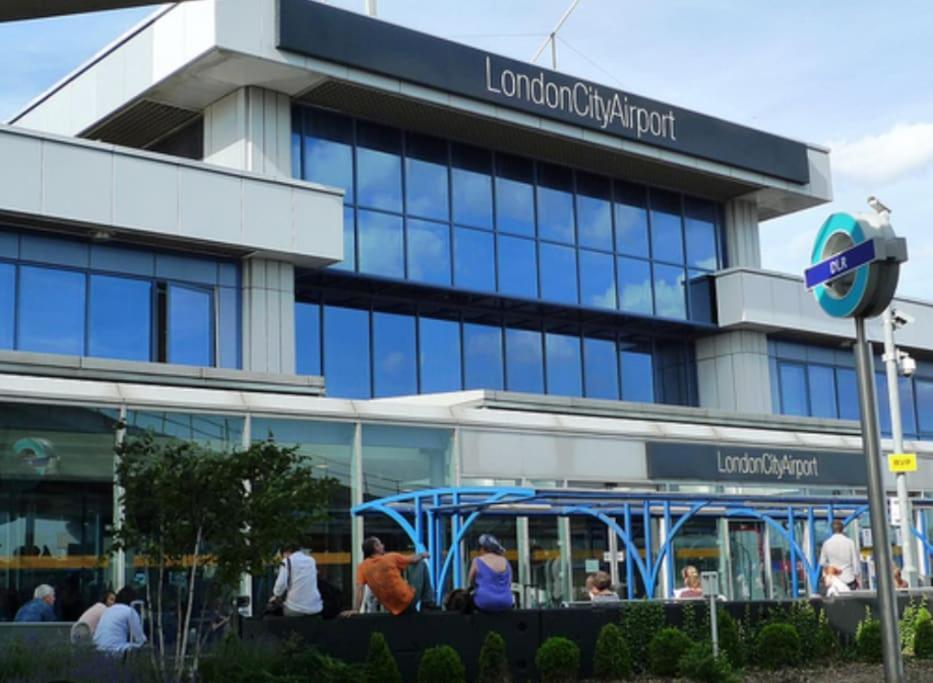 Appartamento Premium Offers L Last-minute L Remigro Short Lets L 1 Bed Flat L Royal Docks L Airport & Excel L 2 Bed St Albans L Family Friendly L Near Bus Stop L Centre L Book Today With Remigro Londra