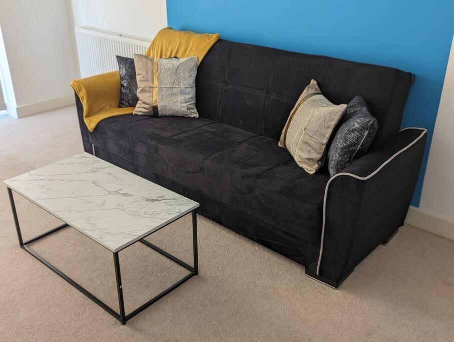 Appartamento Premium Offers L Last-minute L Remigro Short Lets L 1 Bed Flat L Royal Docks L Airport & Excel L 2 Bed St Albans L Family Friendly L Near Bus Stop L Centre L Book Today With Remigro Londra